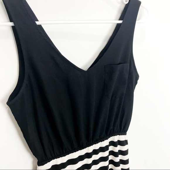 Forever 21 Black and White Sleveless Elegant Sexy Dress Elastic Waist Size Small - Picture 3 of 8